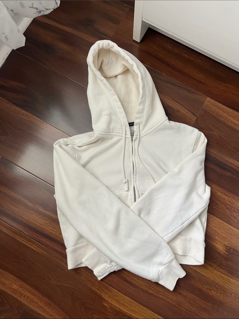 Brandy Melville Off-White Cropped Zip Hoodie